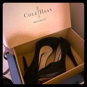 Come haan suede black pumps